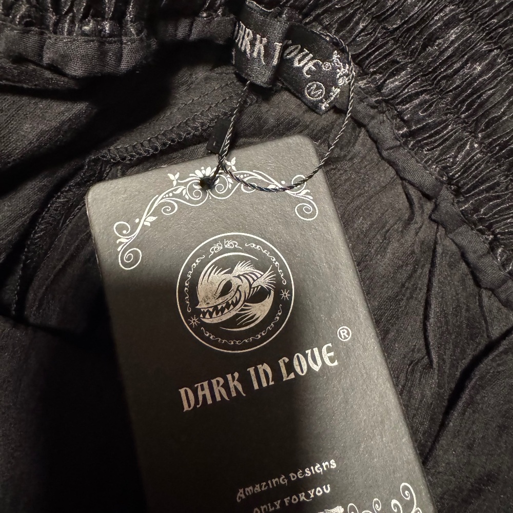 Dark In Love Ruffle shorts medium - Picture 6 of 6
